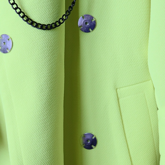 💥💥SOLD💥💥WOMEN'S NEON YELLOW BELTED TRENCH COAT - Picture 6 of 10